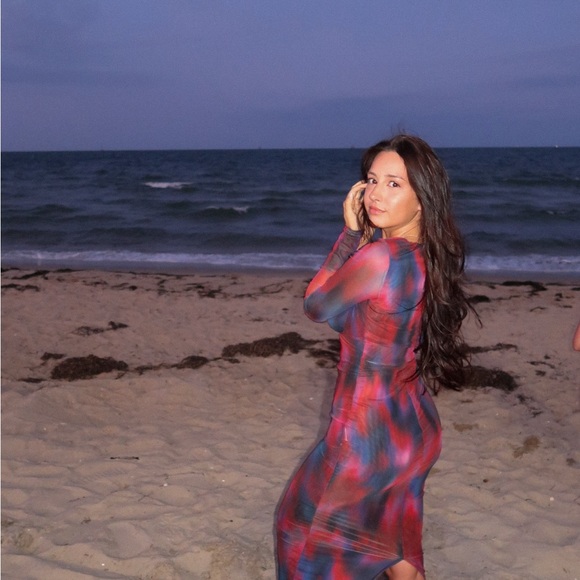 white fox Let Me Think Long Sleeve Maxi Dress Raspberry Rhapsody - Picture 3 of 3